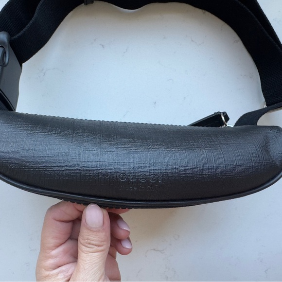 Gucci GG Supreme Monogram Belt Bag - Picture 2 of 10